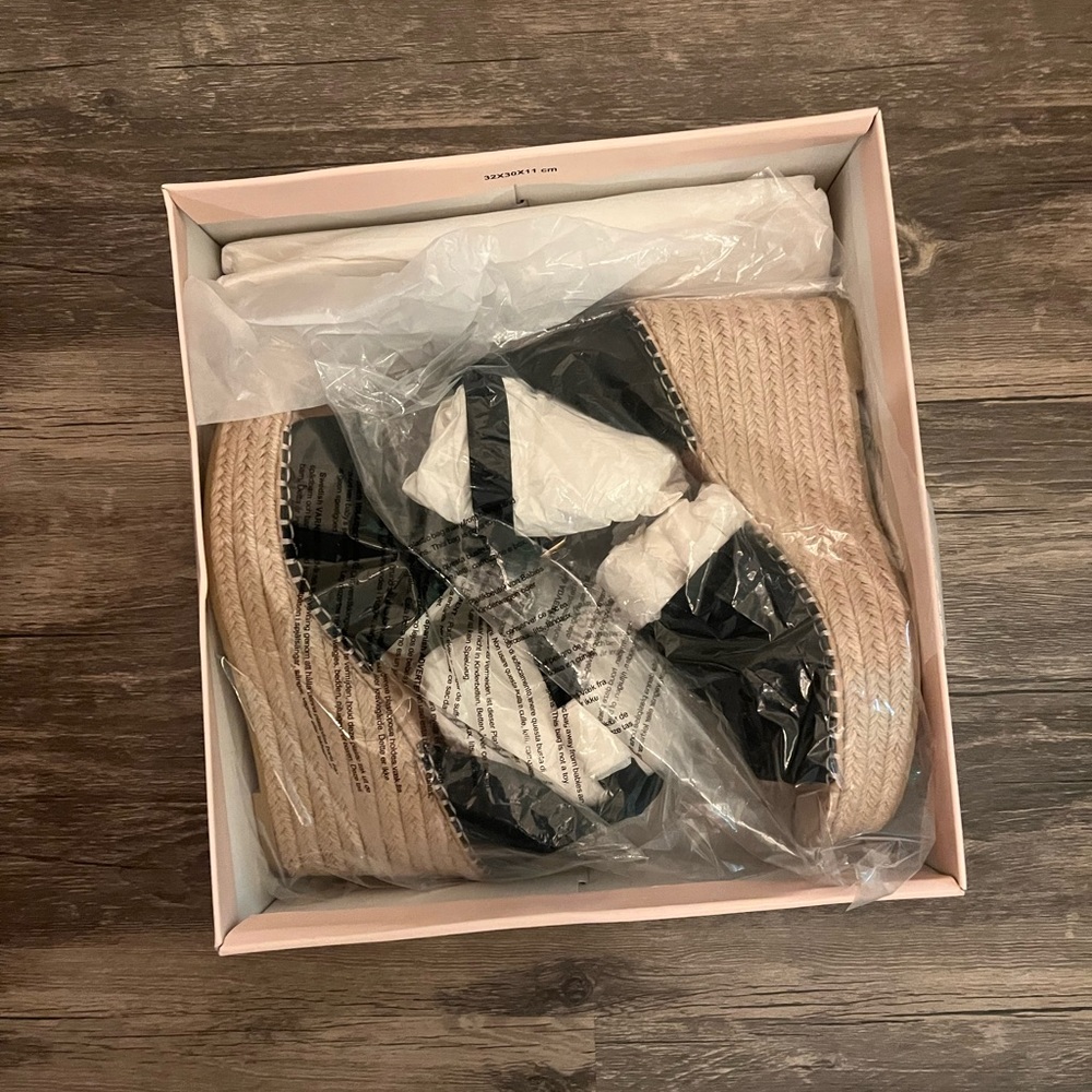 Wedges (runs small)